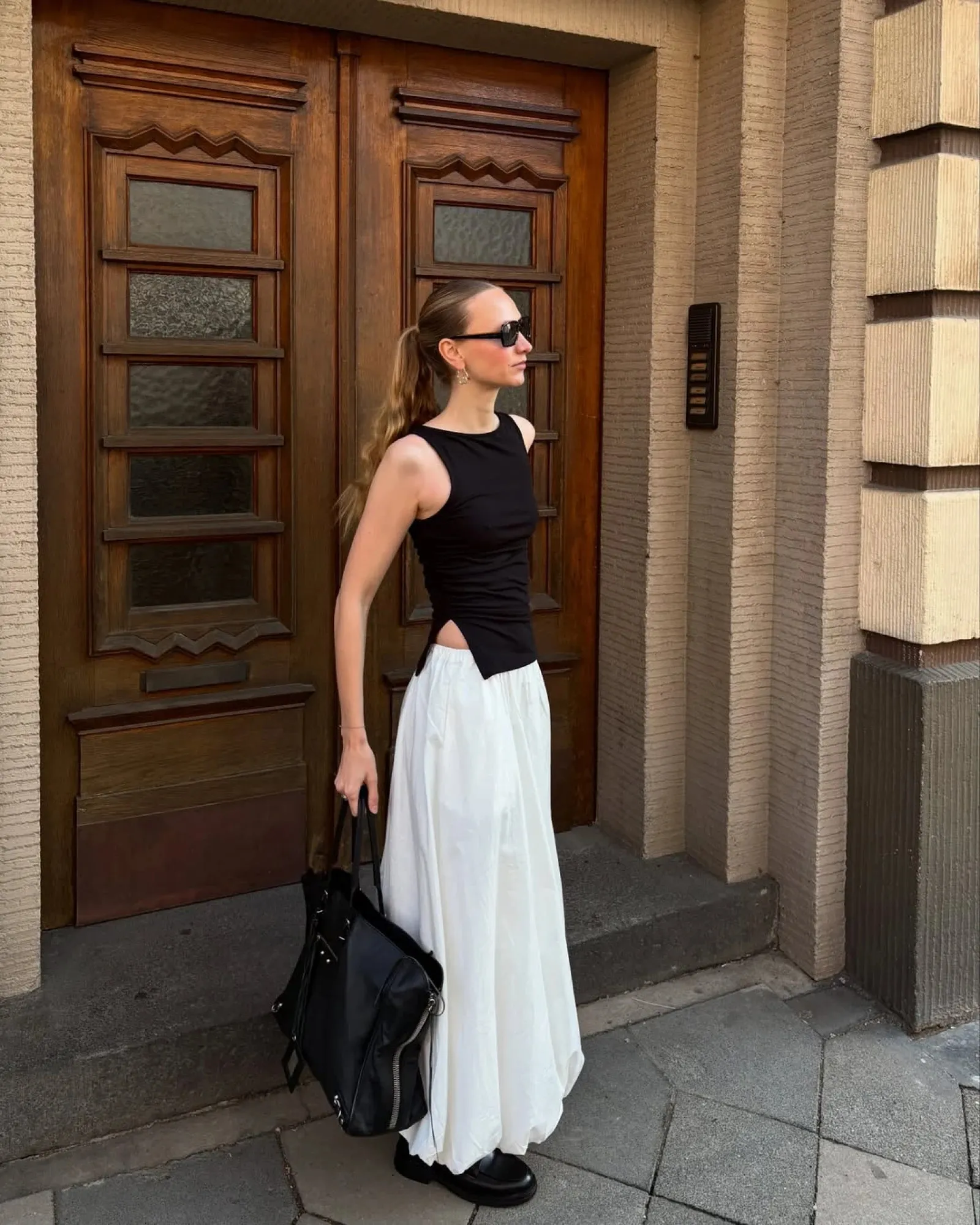 Стильные вещи в черном цвете на лето Стильные вещи в черном цвете на лето