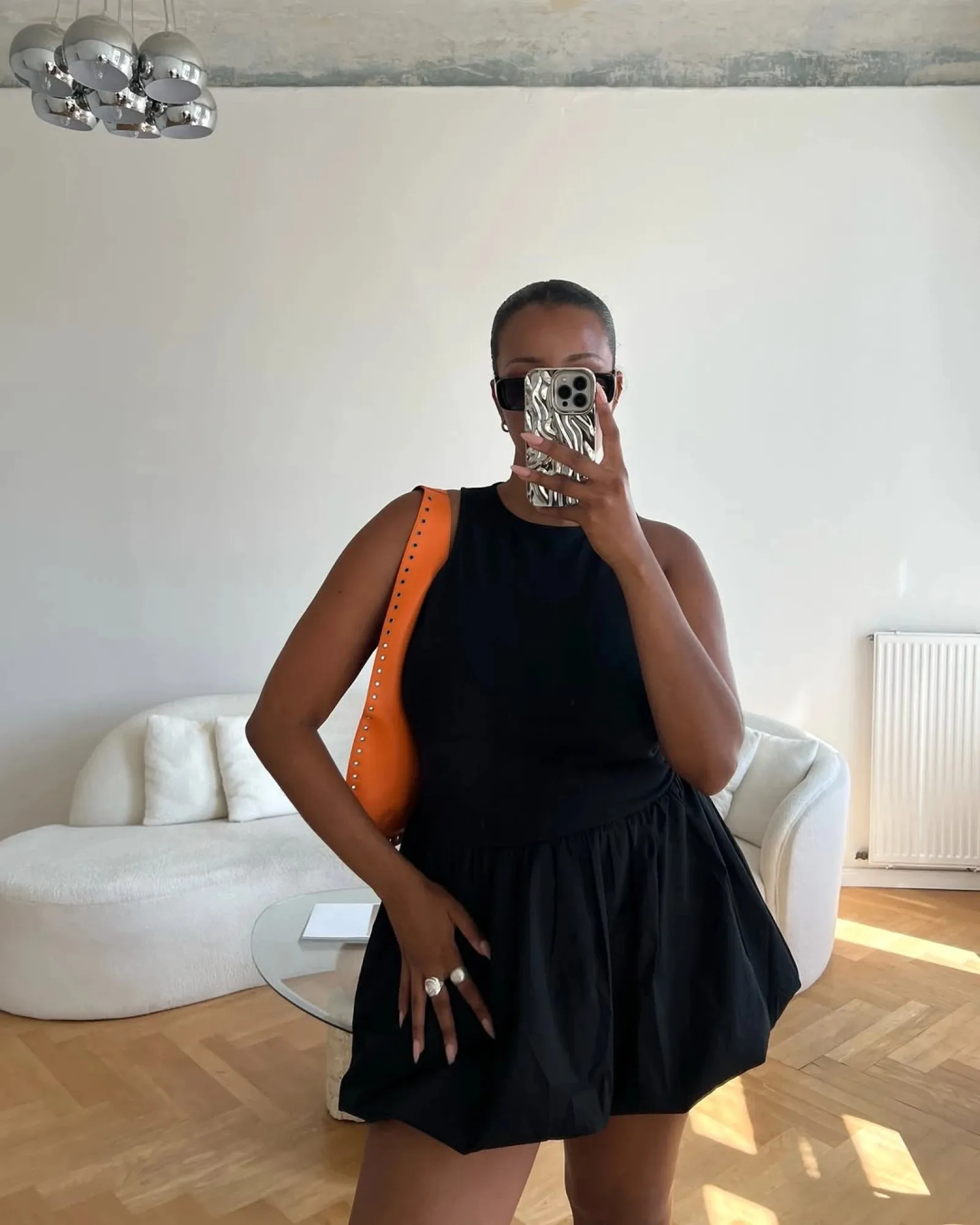 Стильные вещи в черном цвете на лето Стильные вещи в черном цвете на лето