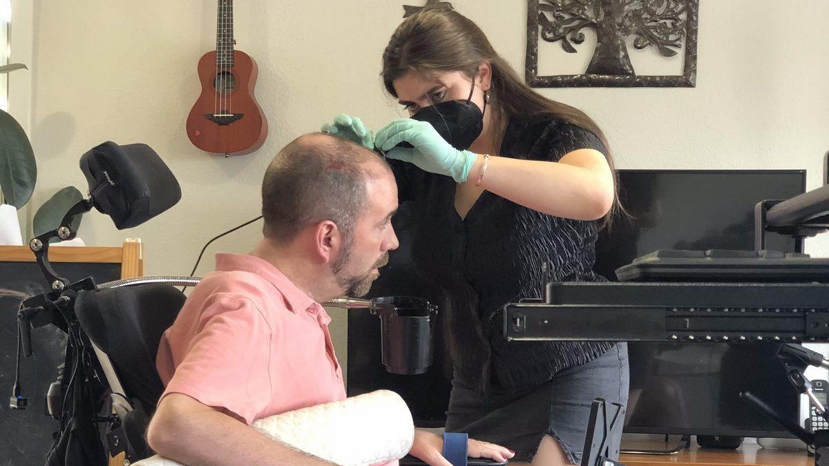 Уникальный мозговой имплантат позволяет передать мысли в виде живой речи Уникальный мозговой имплантат позволяет передать мысли в виде живой речи