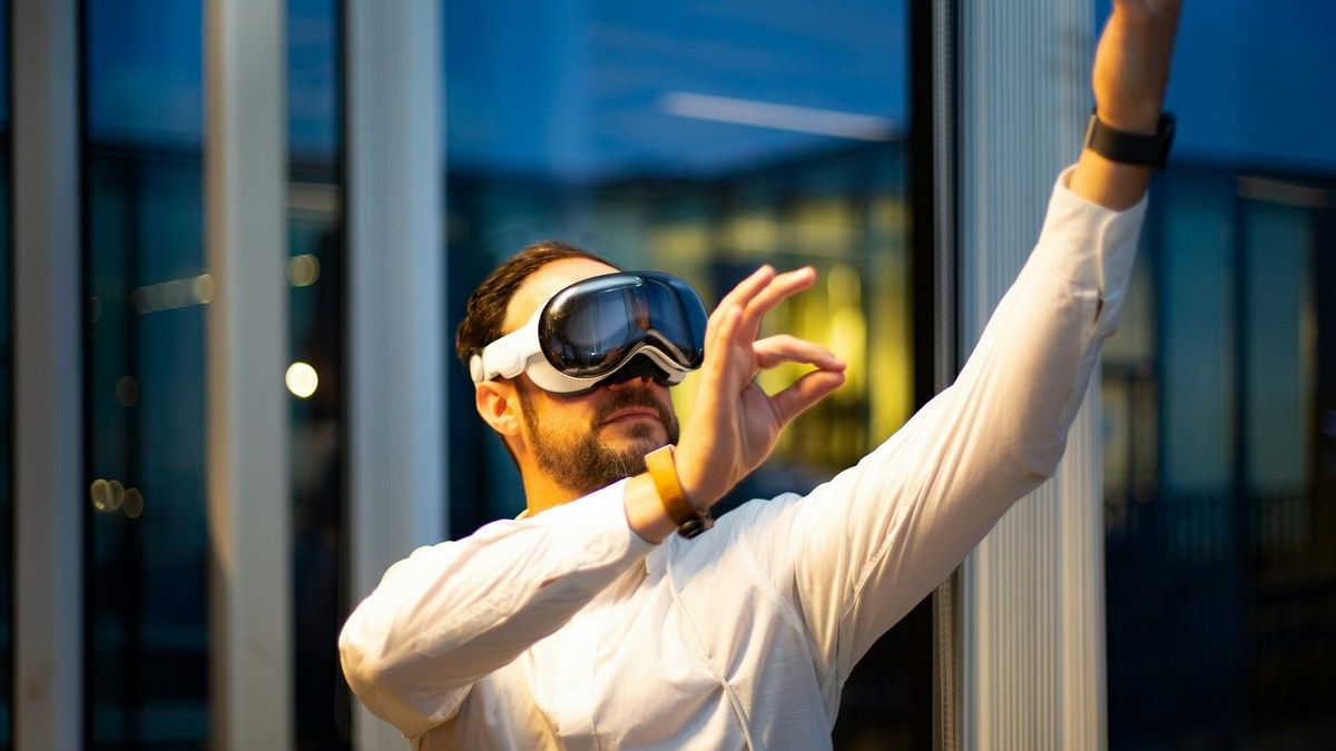 Apple звинуватила інженера у крадіжці матеріалів щодо Vision Pro та передачі їх Snap