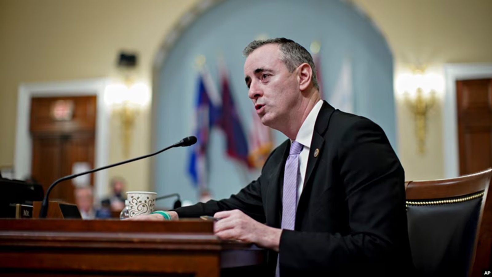 Конгрессмен требует объяснений относительно помощи Украине Конгрессмен требует объяснений относительно помощи Украине