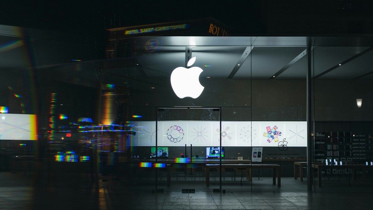 Apple временно отложила разработку большого складного iPad из-за технических проблем Apple временно отложила разработку большого складного iPad из-за технических проблем