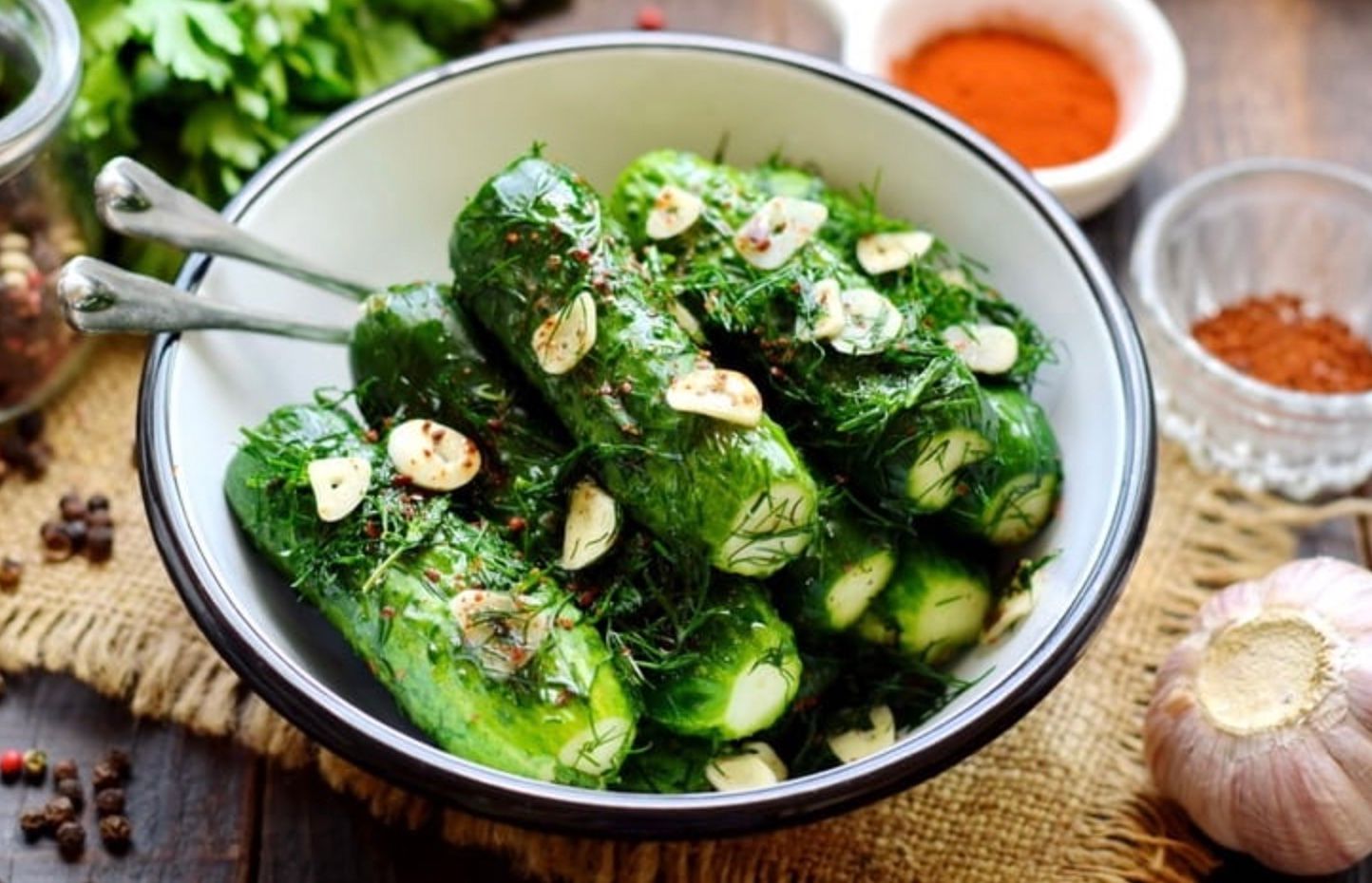 Малосольные огурчики сухого соления