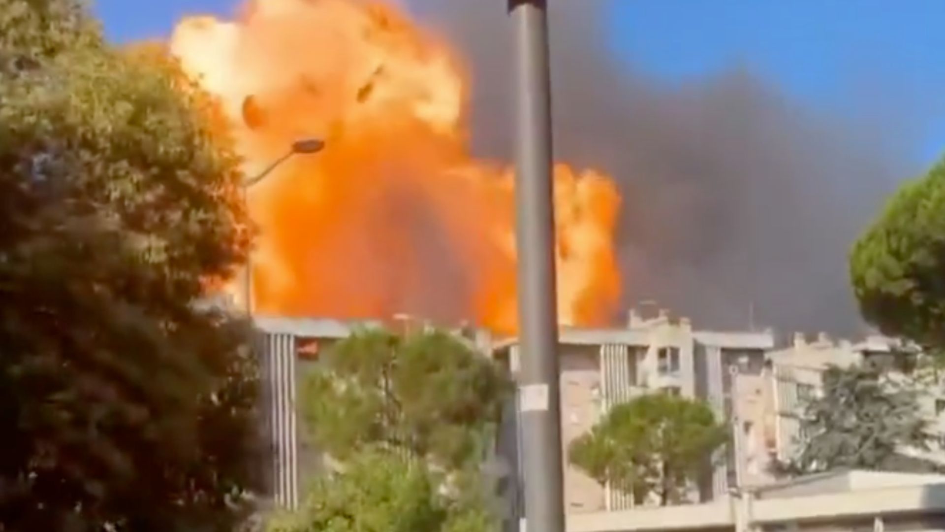 В Риме произошел взрыв на АЗС В Риме произошел взрыв на АЗС