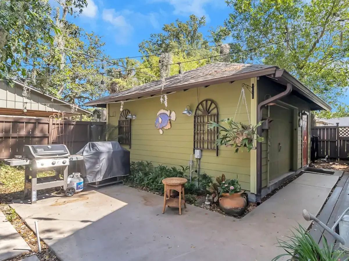 Семья переделала старый гараж в уютный домик, фото - Недвижимость Семья переделала старый гараж в уютный домик, фото - Недвижимость