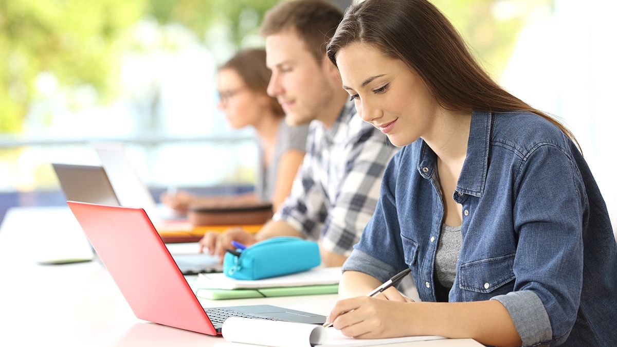 В Україні бізнесам можуть дозволити впровадження 4-денного робочого тижня В Україні бізнесам можуть дозволити впровадження 4-денного робочого тижня