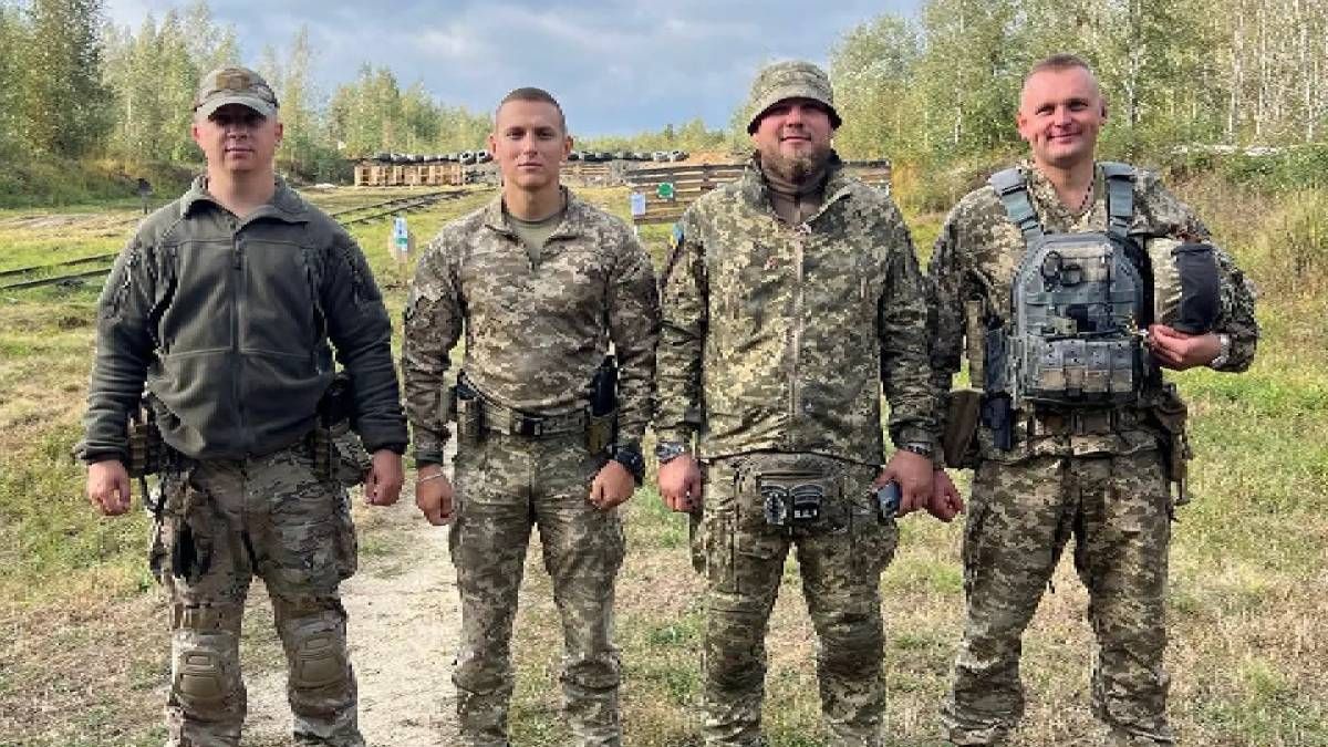 Зевс з побратимами Зевс з побратимами