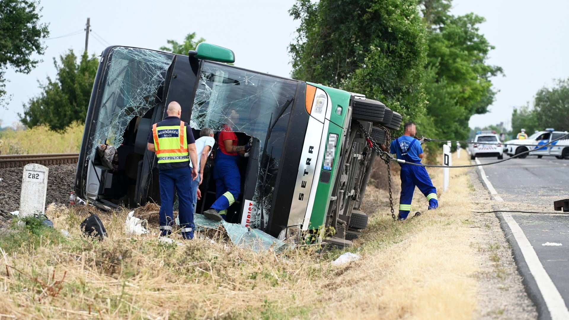 В Венгрии в ДТП попал автобус с участниками украинского детского ансамбля В Венгрии в ДТП попал автобус с участниками украинского детского ансамбля