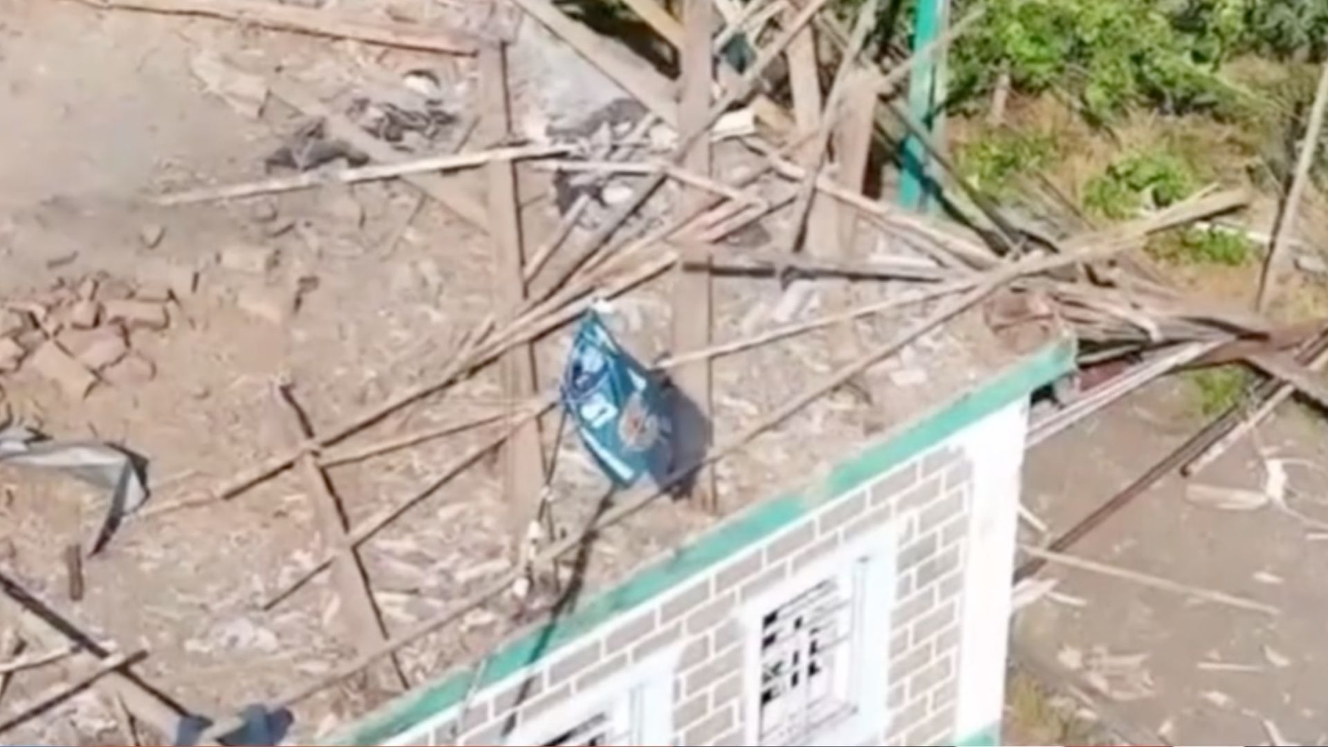 Морпіхи вивісили прапор своєї бригади над Дачним Морпіхи вивісили прапор своєї бригади над Дачним