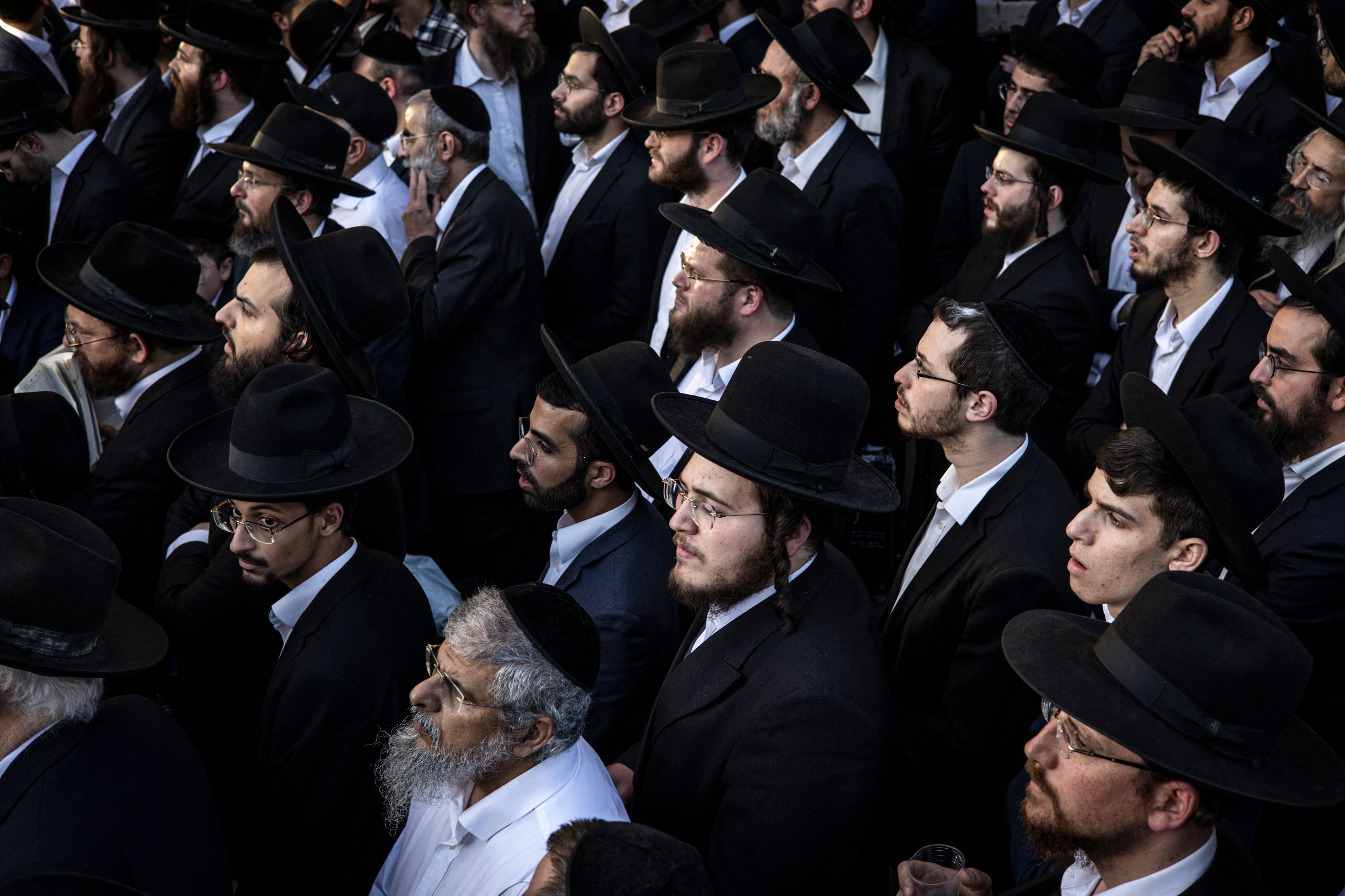 В Израиле хотят разослать повестки 54 тысячам студентам ультраортодоксальных семинарий В Израиле хотят разослать повестки 54 тысячам студентам ультраортодоксальных семинарий