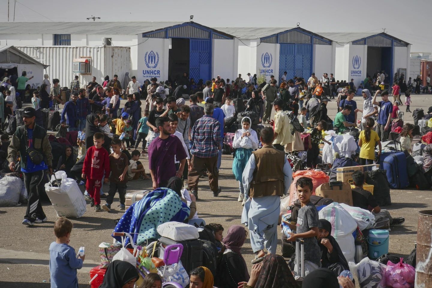 Афганці вимушено покидають Сирію - 24 Канал Афганці вимушено покидають Сирію - 24 Канал