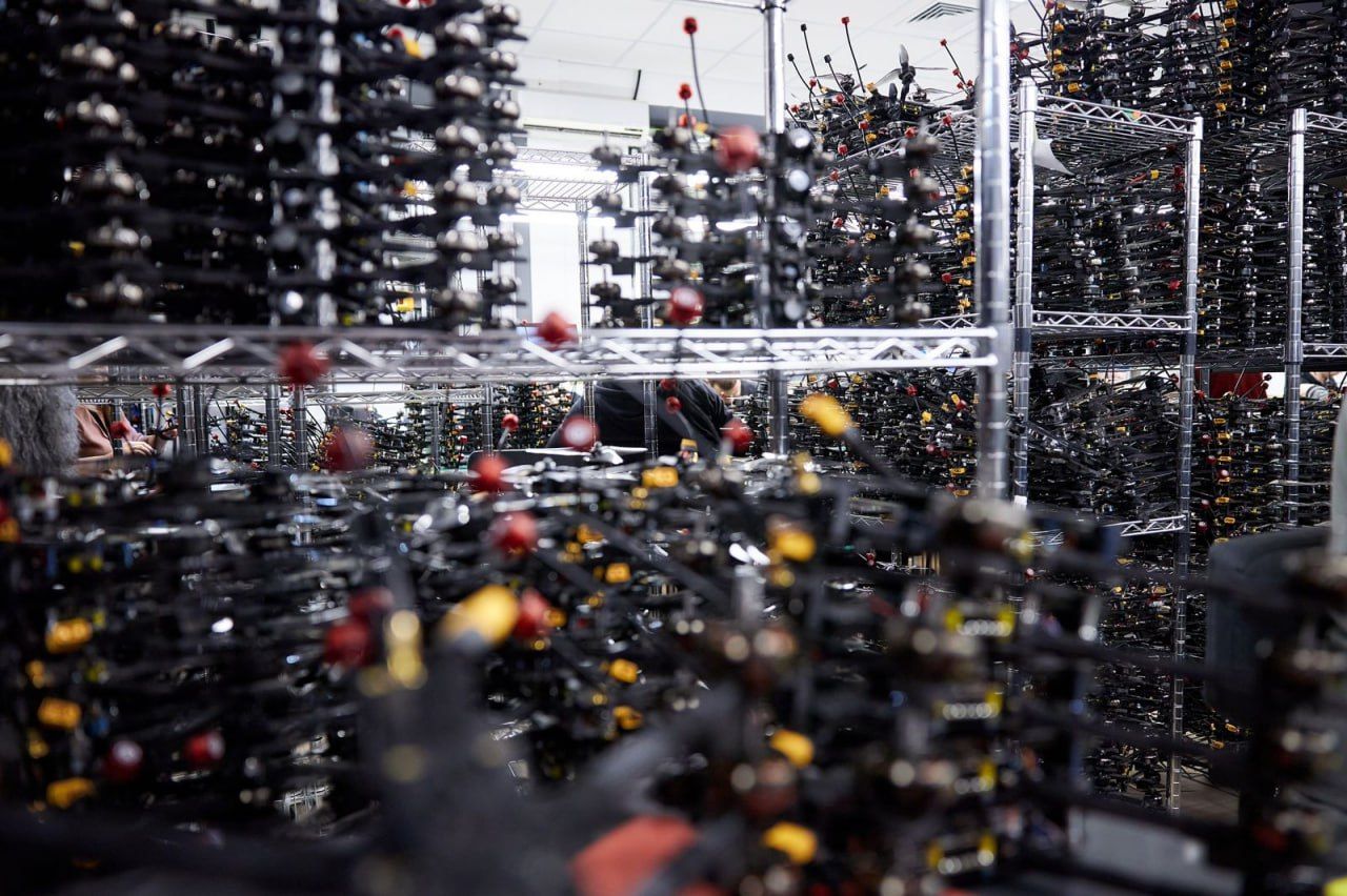 В Украине открыли онлайн-маркетплейс оружия: ВСУ будут заказывать дроны напрямую через IT-систему - Бизнес