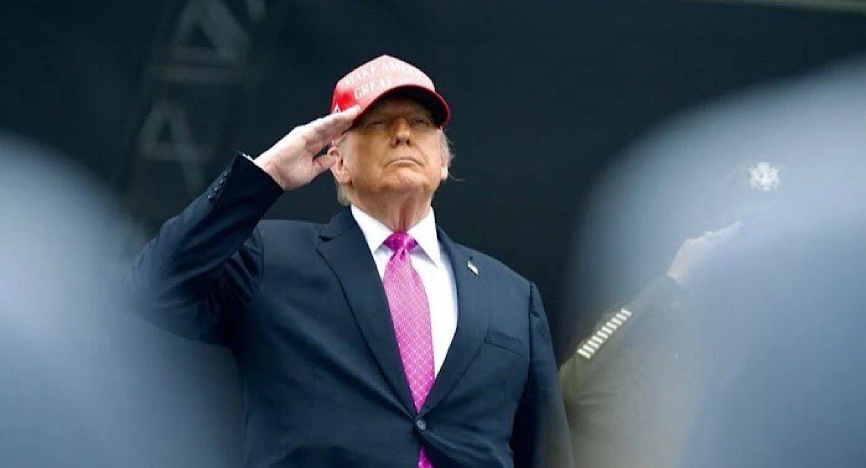 Трамп пообіцяв більше зброї для України Трамп пообіцяв більше зброї для України