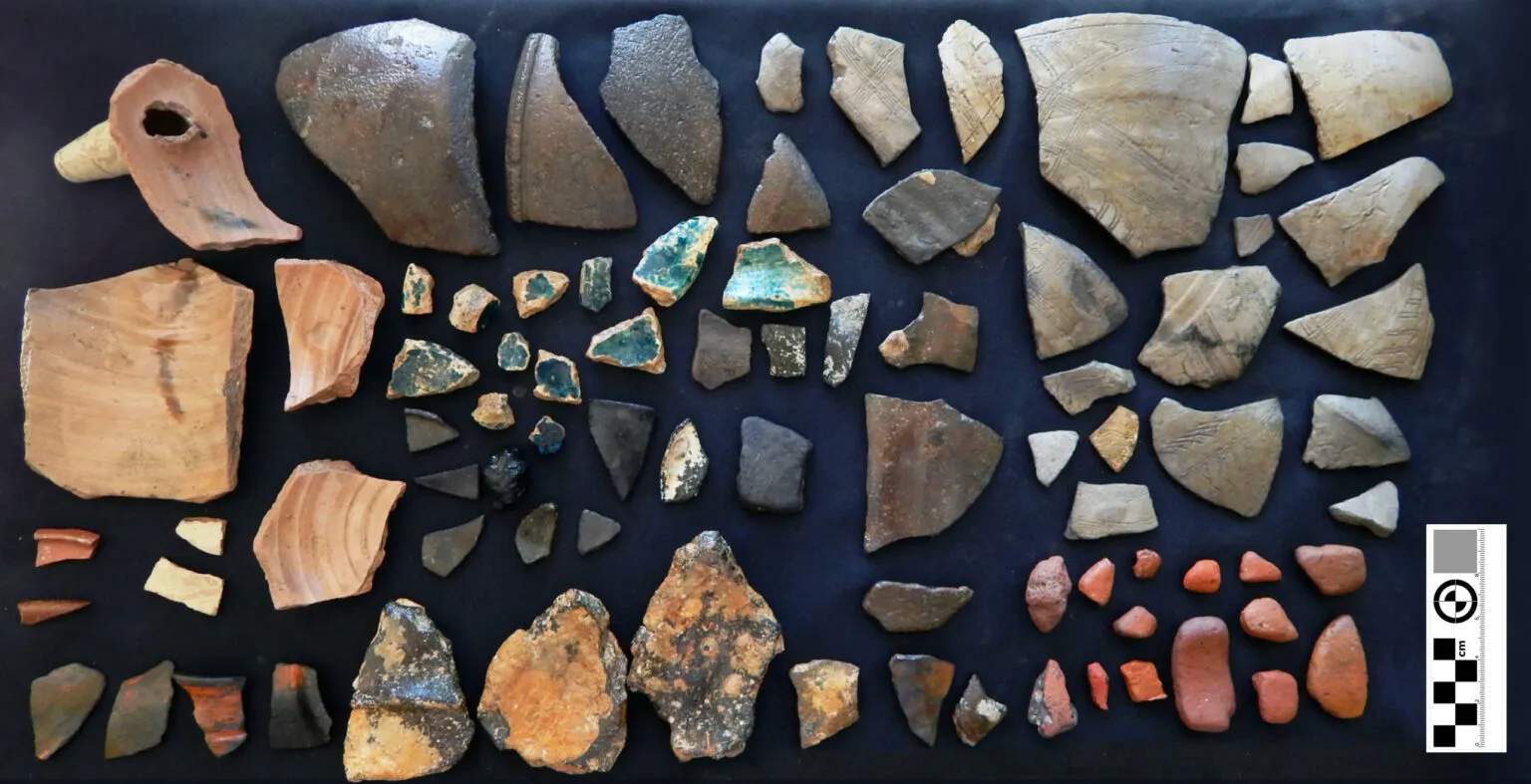 Фрагменти кераміки Фрагменти кераміки