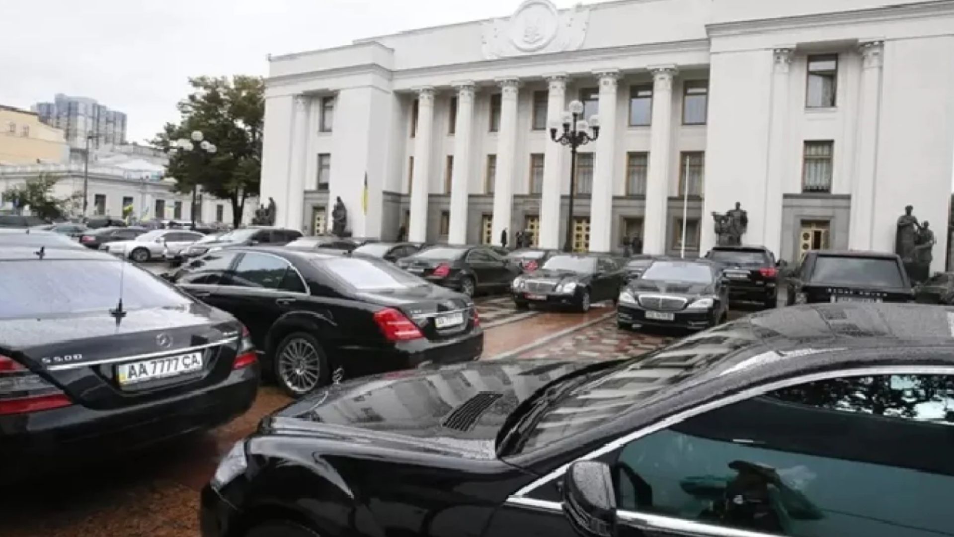 Аппарат ВР скрывает, сколько тратит бюджетных средств на командировки