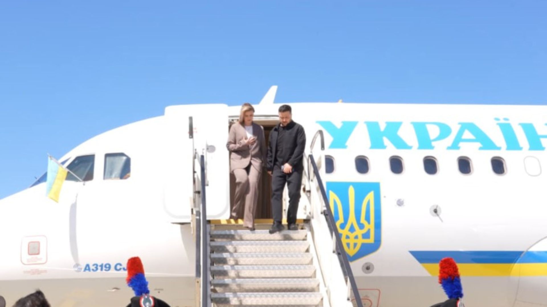 Володимир Зеленський прибув до Італії Володимир Зеленський прибув до Італії