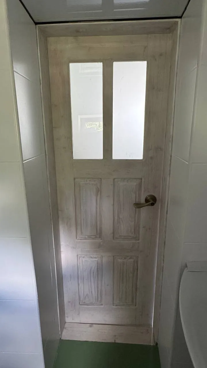 Отреставрированные двери в ванную комнату Отреставрированные двери в ванную комнату