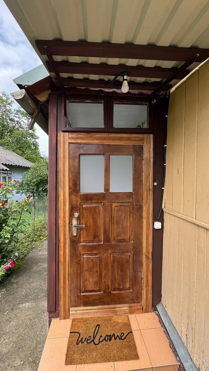 Восстановленная входная дверь Восстановленная входная дверь