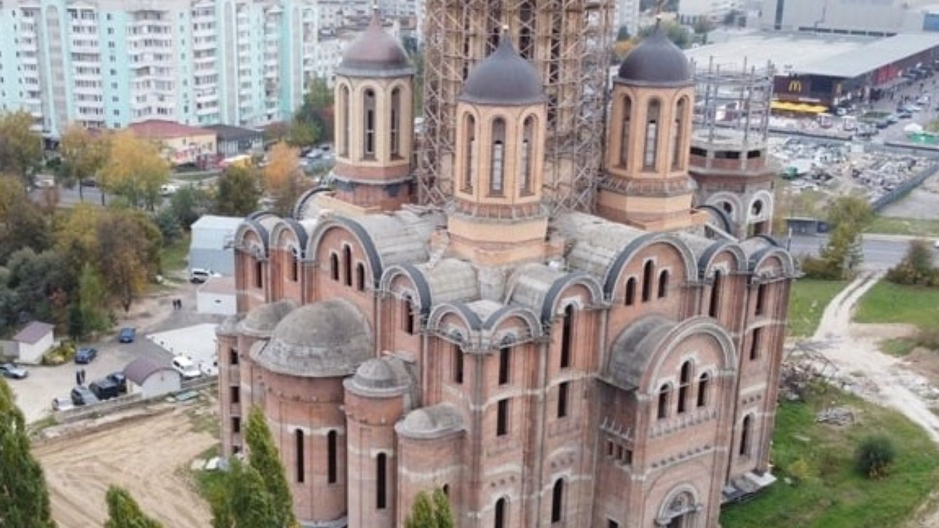 Відмовили в укритті під час обстрілу - 24 Канал Відмовили в укритті під час обстрілу - 24 Канал