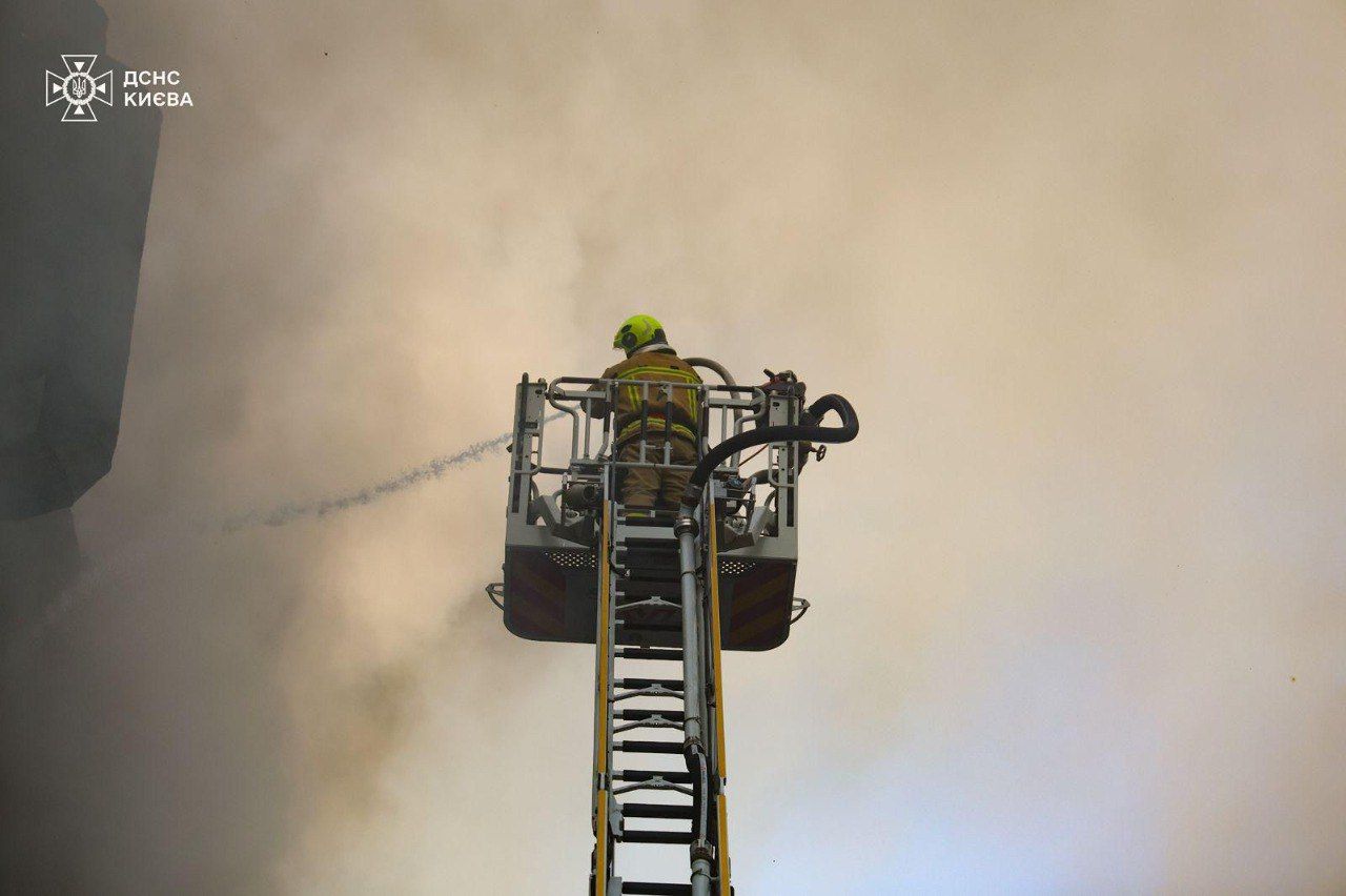 У Києві пошкоджено медичний заклад У Києві пошкоджено медичний заклад