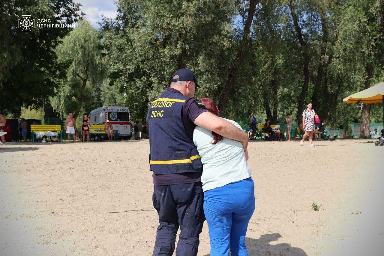 Прямо на глазах отдыхающих: в Чернигове в реке утонула 17-летняя девушка - 24 Канал