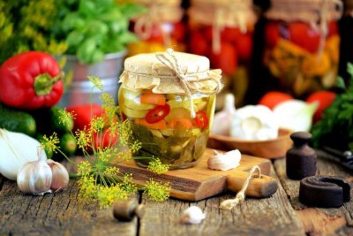 Маринуємо хрусткі кабачки 