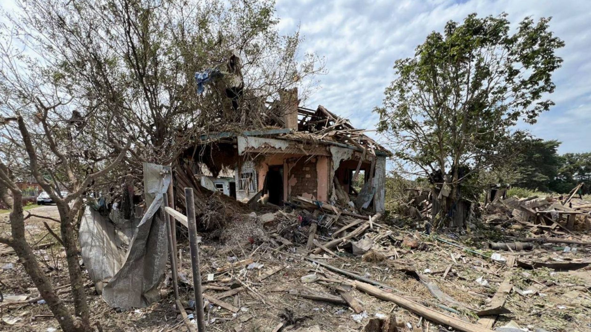 Наслідки удару КАБ на Сумщині Наслідки удару КАБ на Сумщині