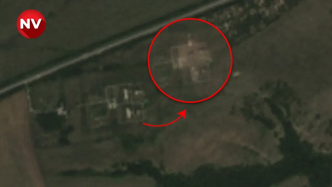 Спутниковый снимок пораженного СБУсклада вблизи Харцызска от 11 июля