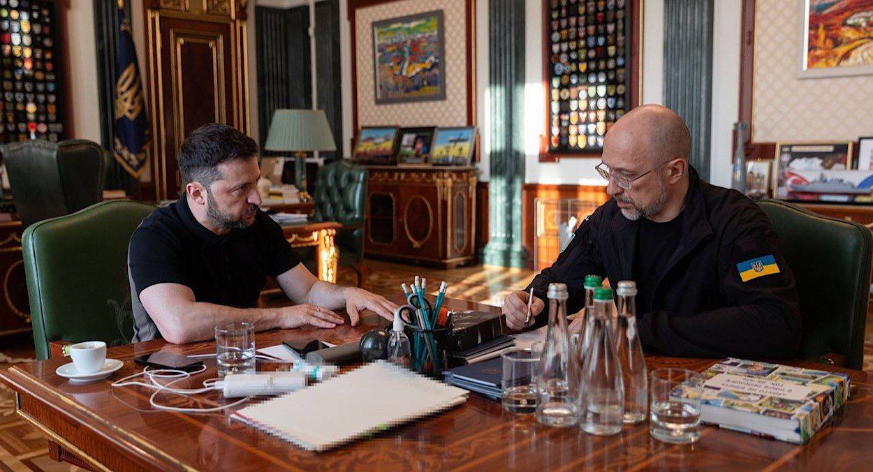 Володимир Зеленський та Денис Шмигаль Володимир Зеленський та Денис Шмигаль