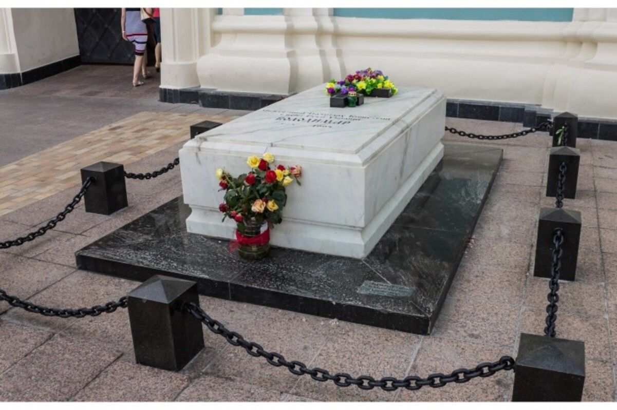 Могила Володимира Романюка