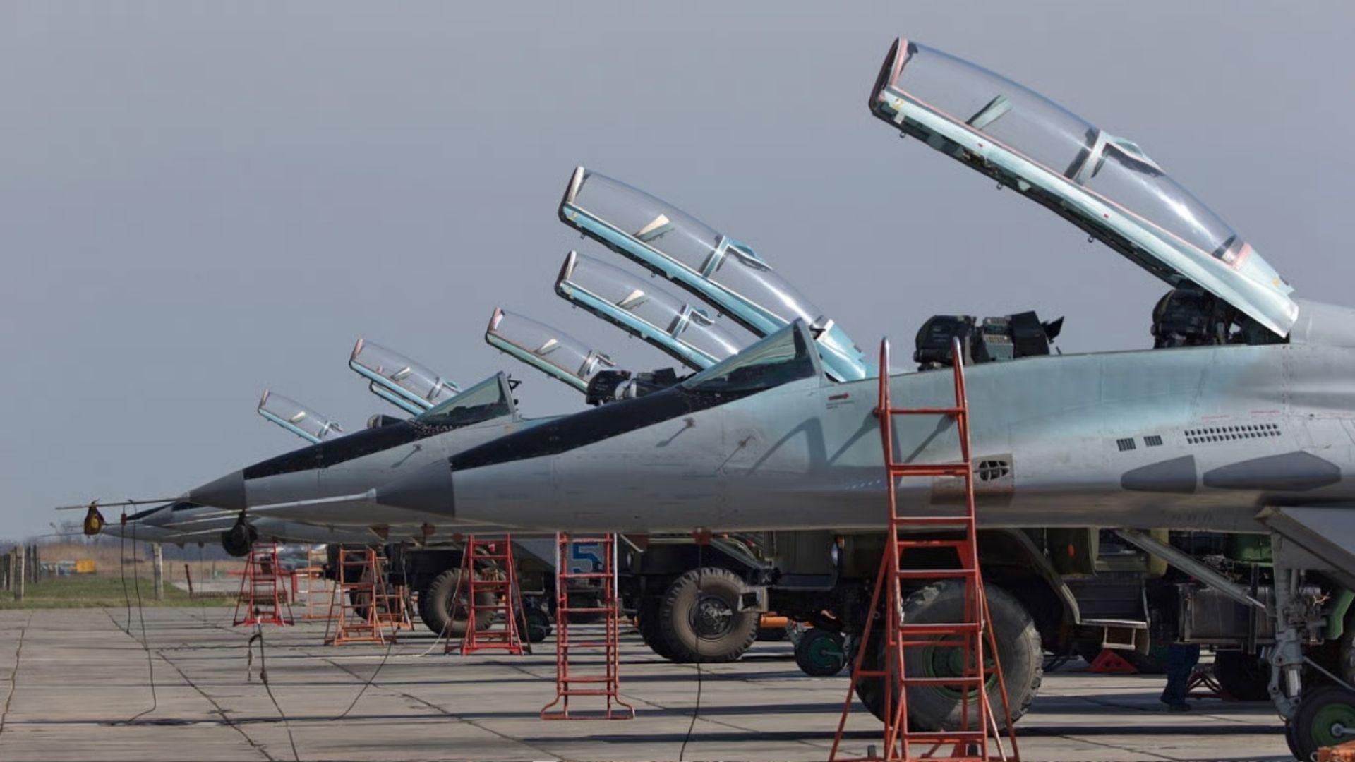 Россияне укрепляют Приморско-Ахтарский аэродром