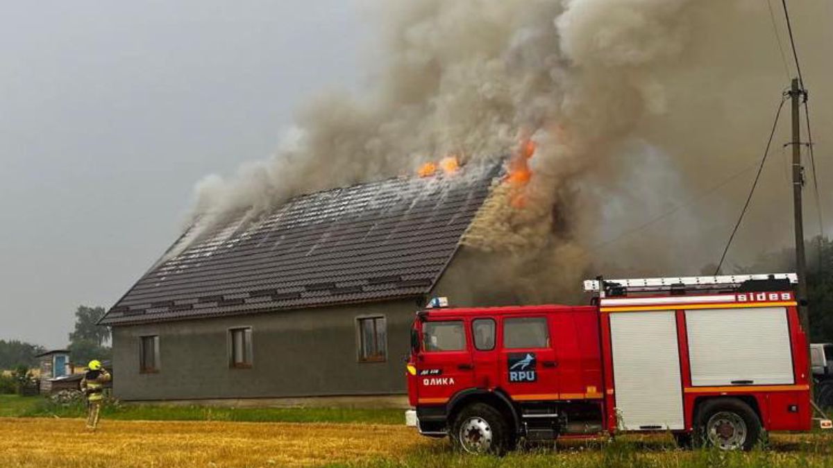 Молния попала в дом на Волыни, в дом на Волыни