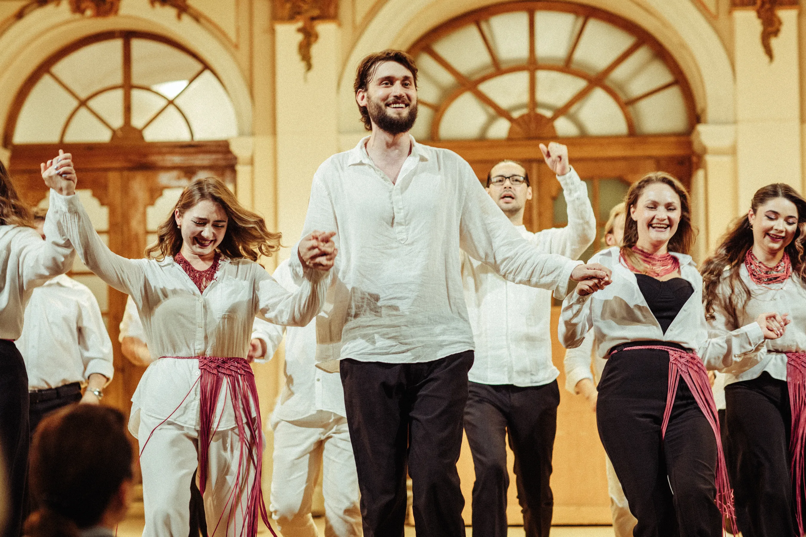 Вадим Яценко и хор Гомон в Органном зале, фото Оли Дмитрив Вадим Яценко и хор Гомон в Органном зале, фото Оли Дмитрив