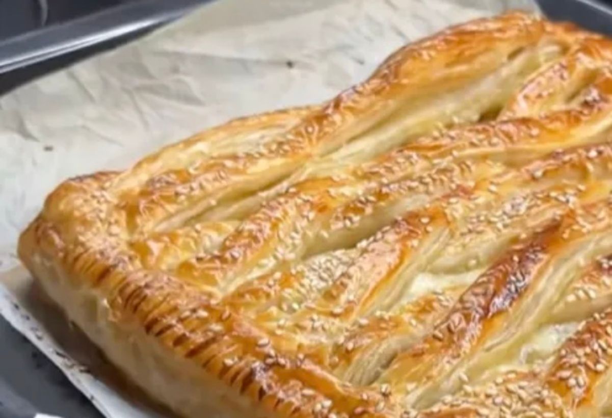 Слоеный пирог с курицей и грибами Слоеный пирог с курицей и грибами