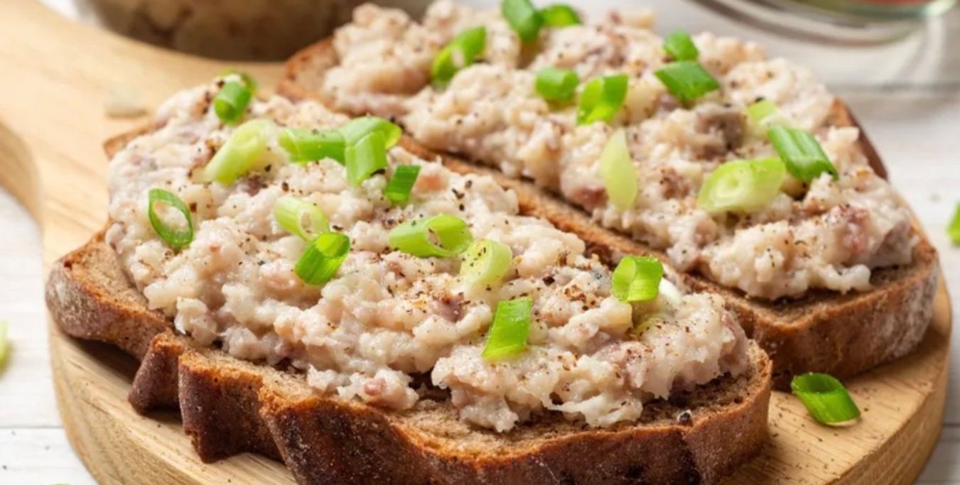 Бюджетна намазка з оселедця за 2 хвилини Бюджетна намазка з оселедця за 2 хвилини