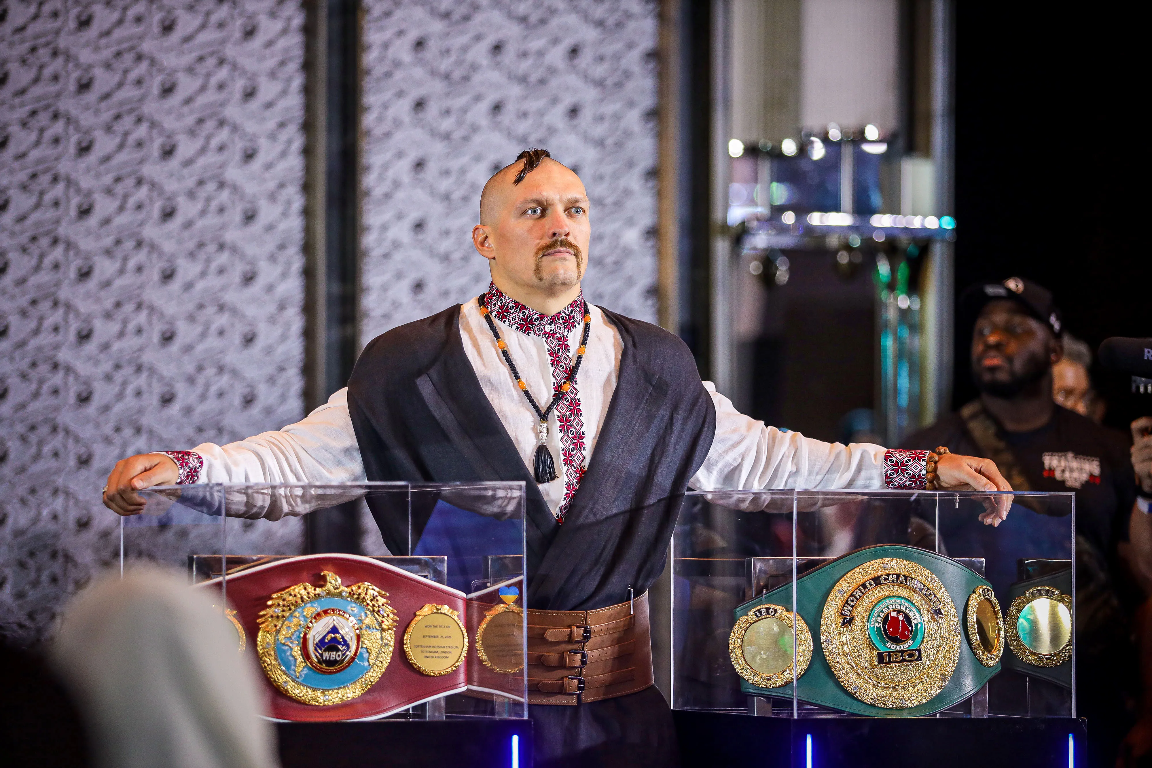 Александр Усик в образе казака Александр Усик в образе казака