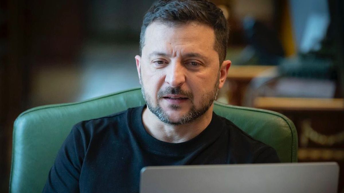 Зеленский поговорил с Макроном 18 июля Зеленский поговорил с Макроном 18 июля