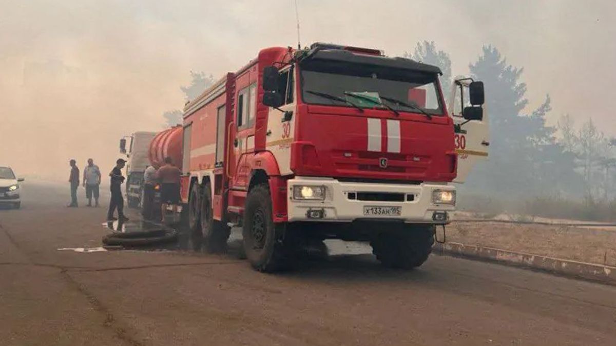 Біля Енергодара росіяни не можуть загасити пожежу Біля Енергодара росіяни не можуть загасити пожежу