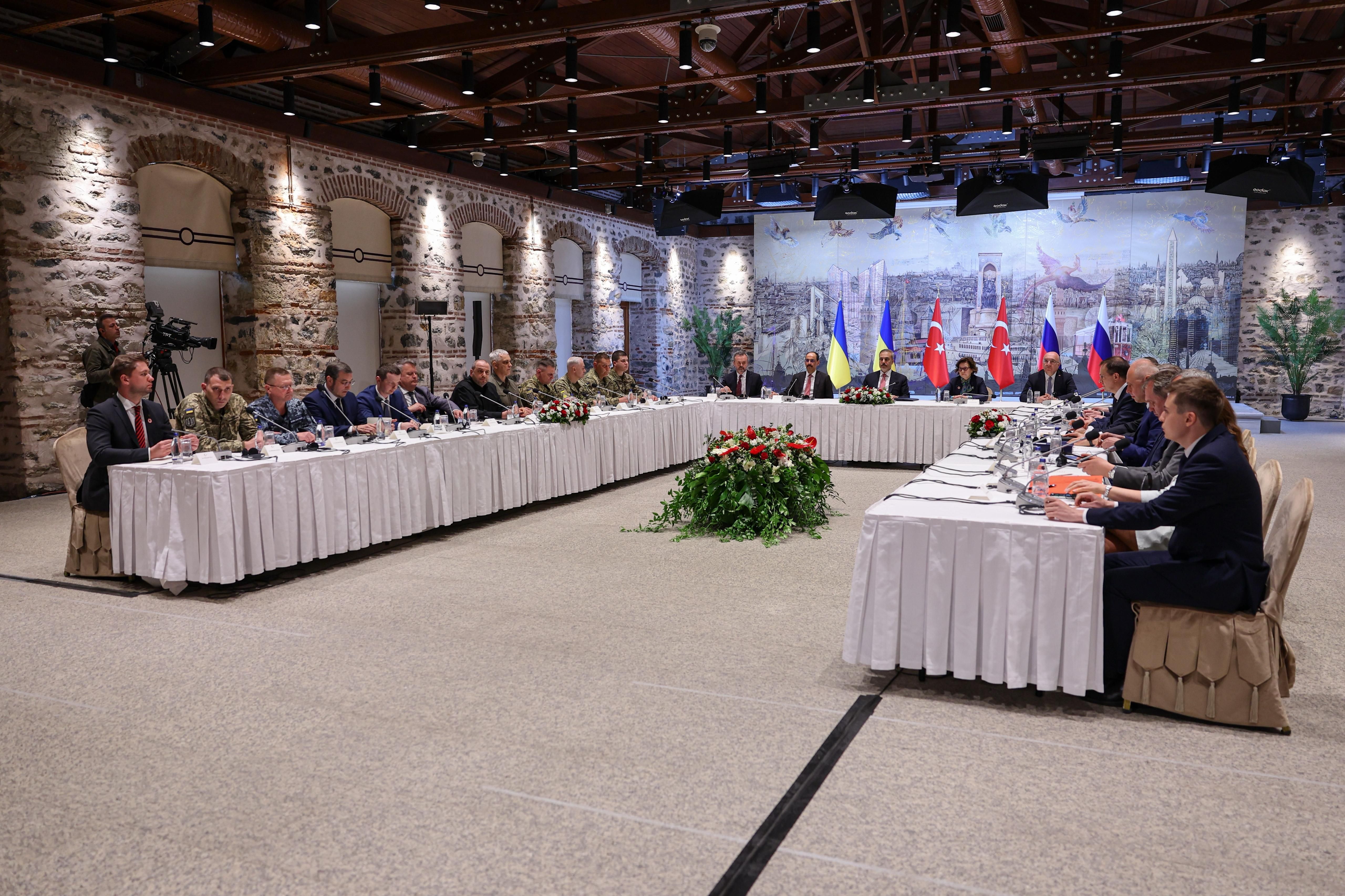 Третий раунд переговоров в Стамбуле - о чем могут договориться - 24 Канал Третий раунд переговоров в Стамбуле - о чем могут договориться - 24 Канал