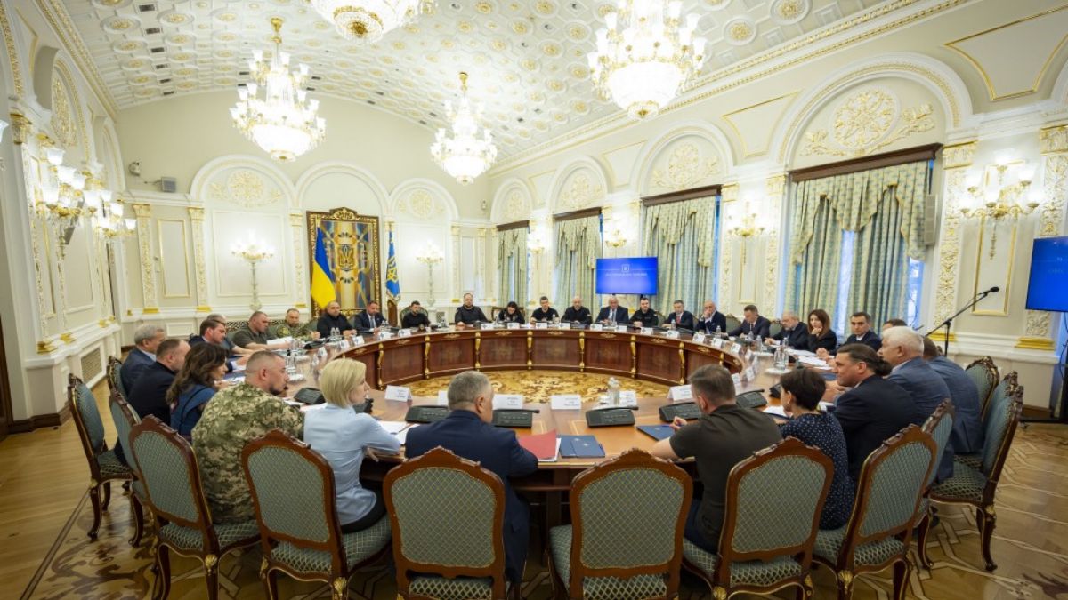 Обновленный состав СНБО провел первое заседание Обновленный состав СНБО провел первое заседание