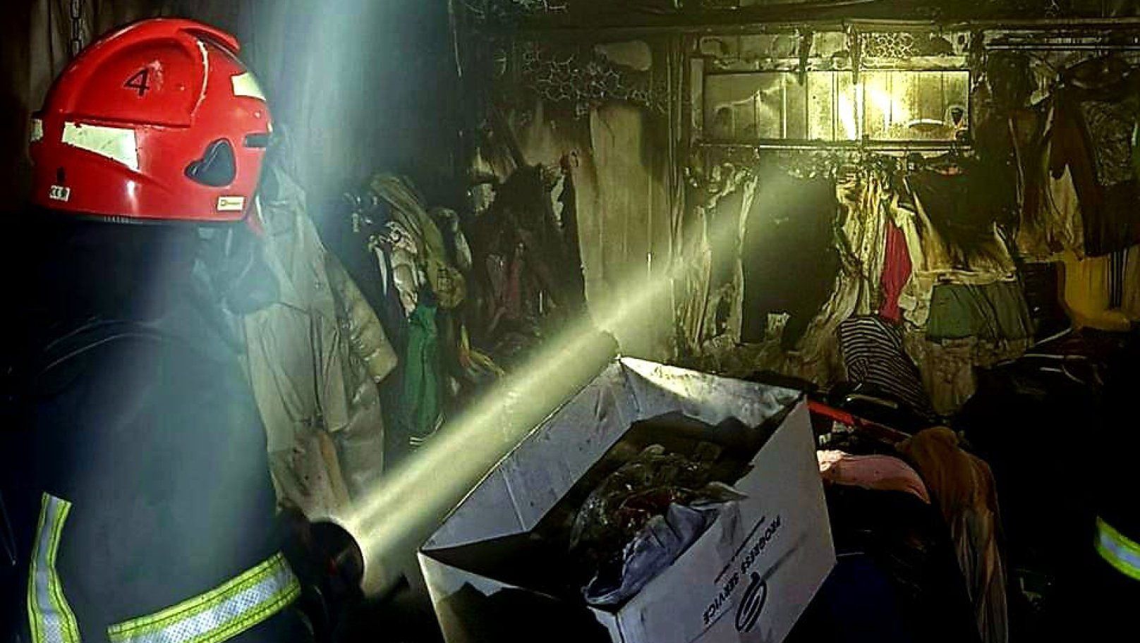 У Львові гасили пожежу на ринку - 24 Канал У Львові гасили пожежу на ринку - 24 Канал