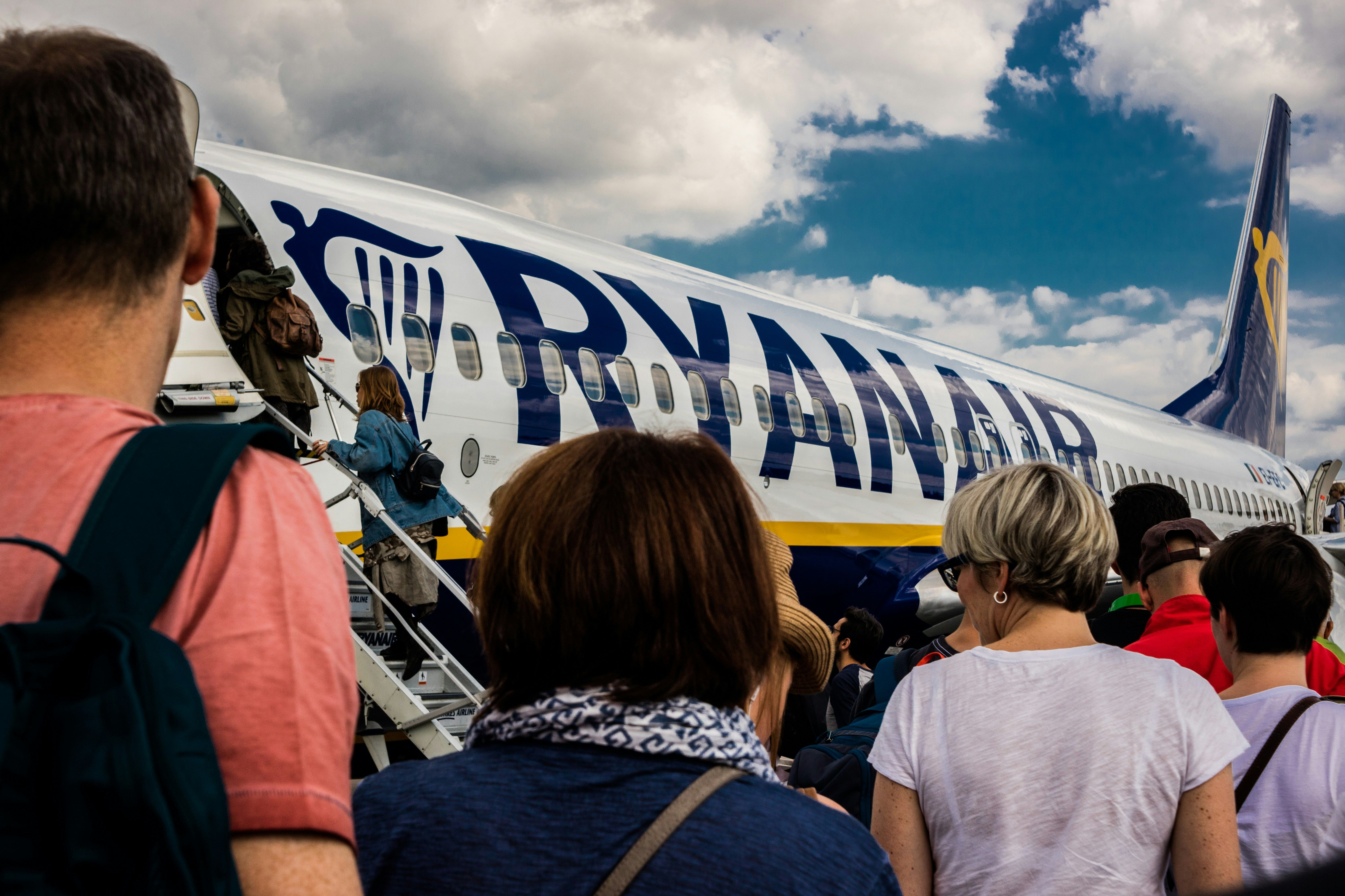 Самолет Ryanair прилетел в Испанию без багажа туристов Самолет Ryanair прилетел в Испанию без багажа туристов