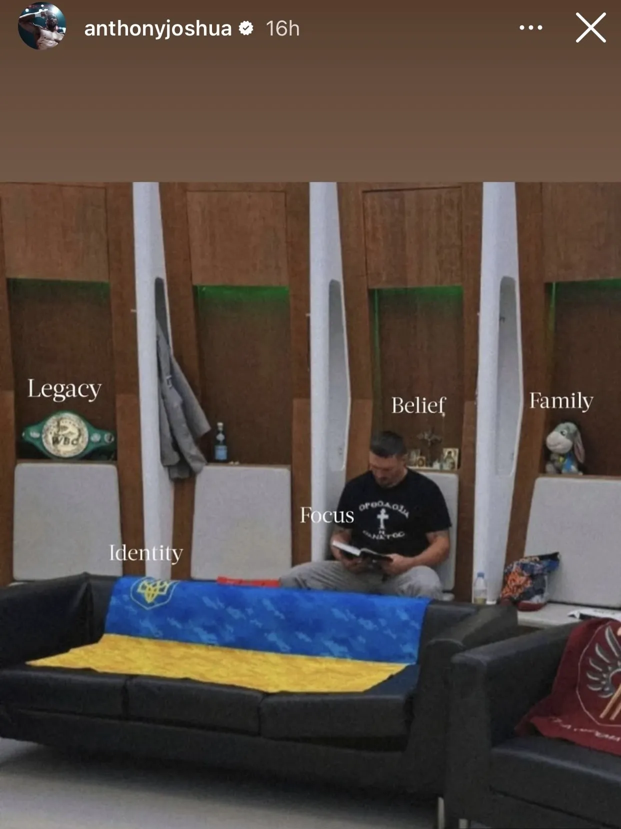 Джошуа привітав Усика з перемогою