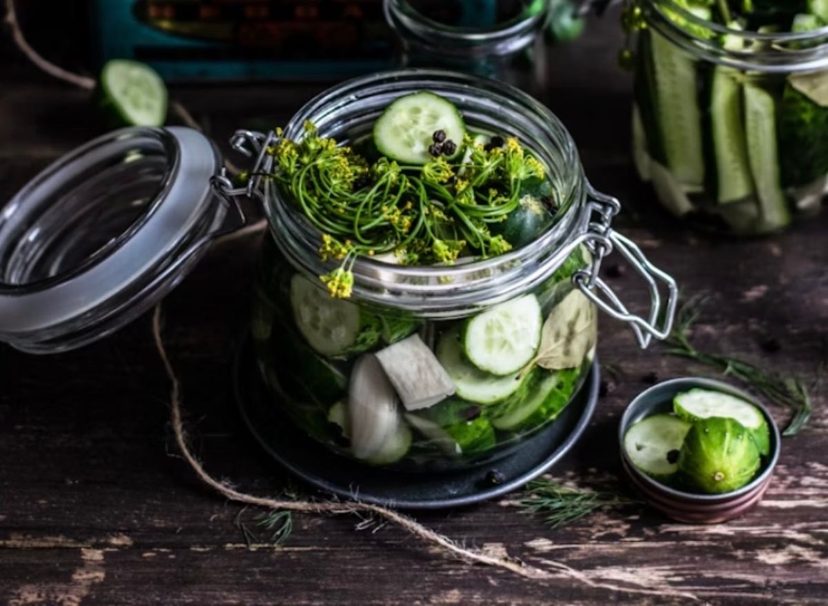 Что не стоит добавлять при консервации огурцов