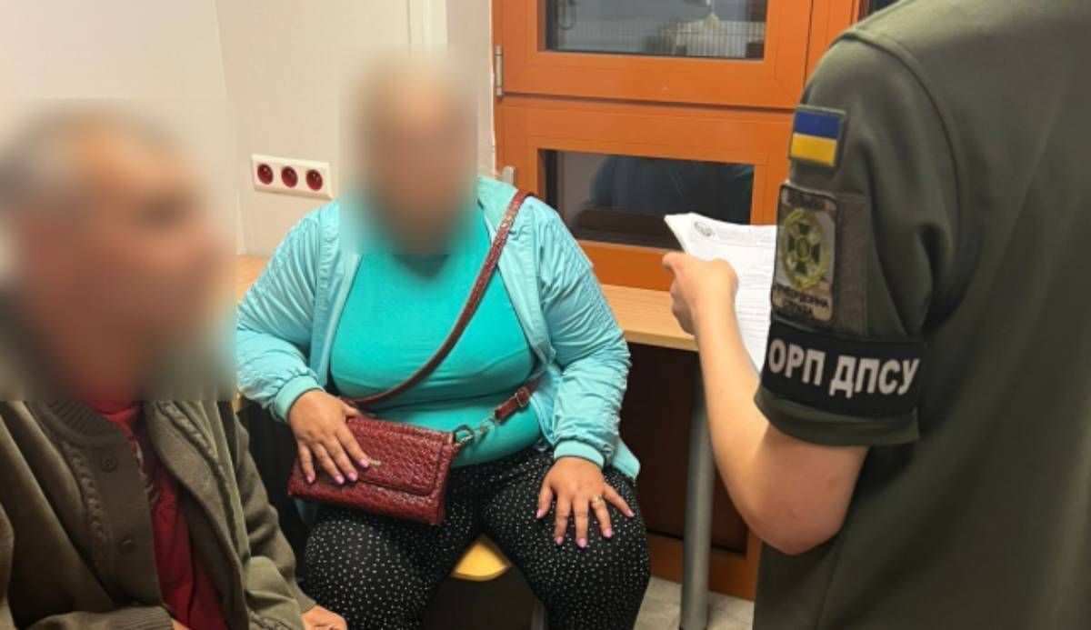 Мужчина пытался выехать за границу с двумя женами Мужчина пытался выехать за границу с двумя женами