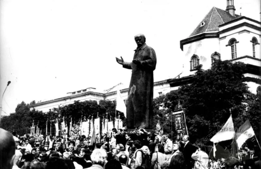 Памятник Шевченко Памятник Шевченко