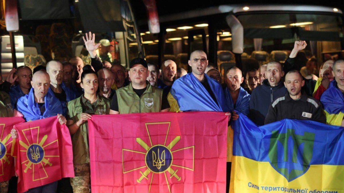 Україна та Росія провели обмін полоненими Україна та Росія провели обмін полоненими