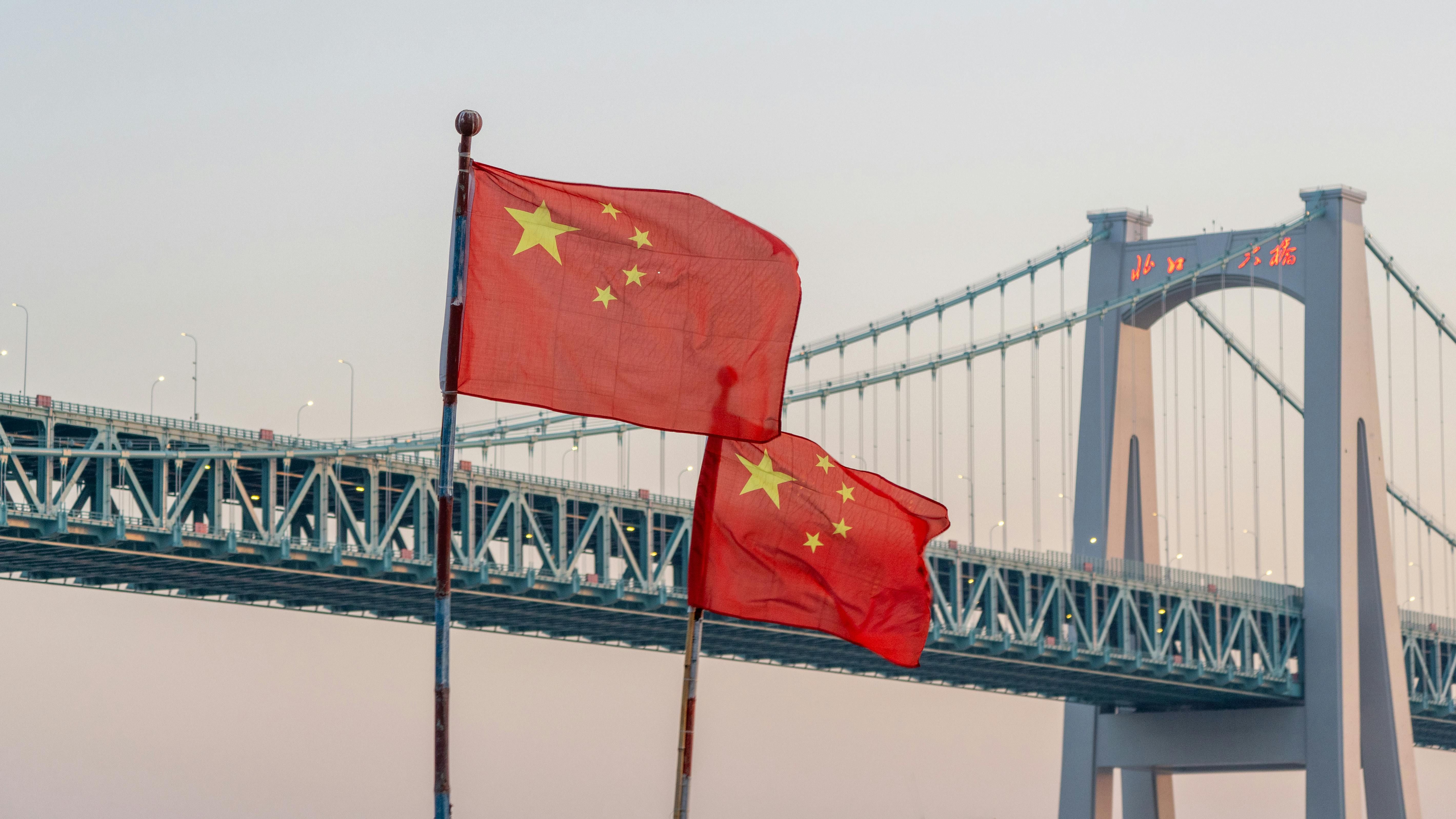 Как Китай поставляет детали в Россию Как Китай поставляет детали в Россию