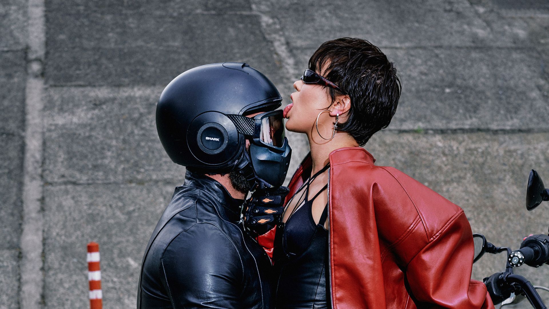 Виклик собі та суспільству, – LIDA LEE випустила провокативний трек з еротичною назвою "Хентай" - Show24 Виклик собі та суспільству, – LIDA LEE випустила провокативний трек з еротичною назвою "Хентай" - Show24