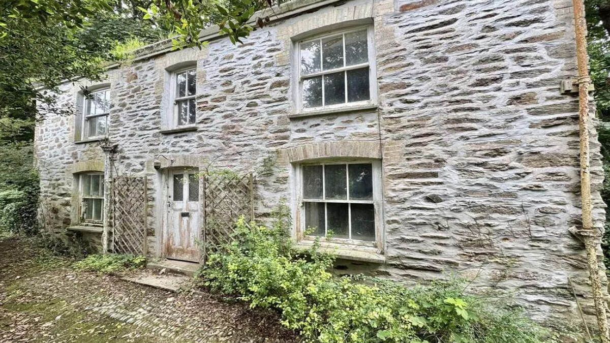 В Британии продают особенный коттедж, какая его цена, что необычного в коттедже